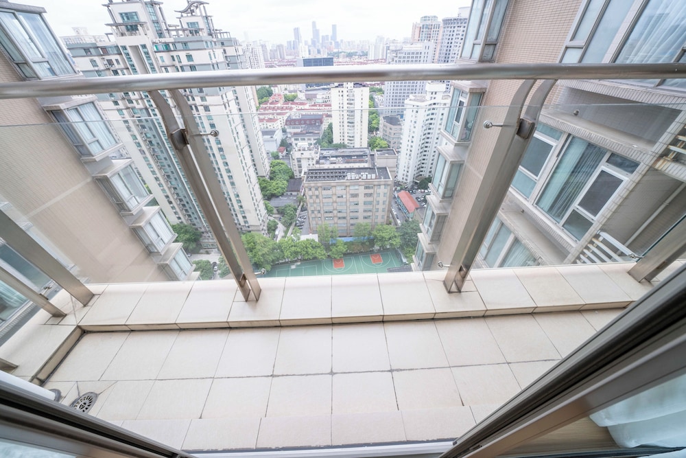 Tyms 3BR 2BA Apt Near Metro