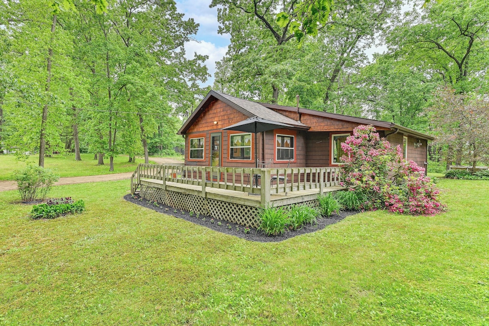 Walk to Kelsey Lake: Cassopolis Home w/ Yard!