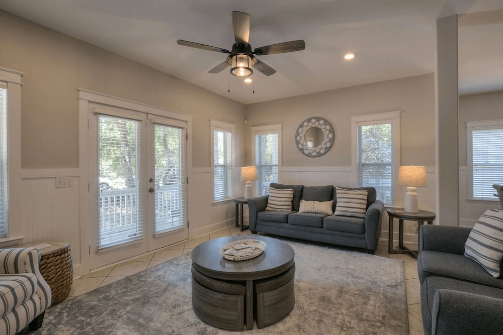 Shell Yeah by Avantstay Seagrove Pet-friendly Private Pool