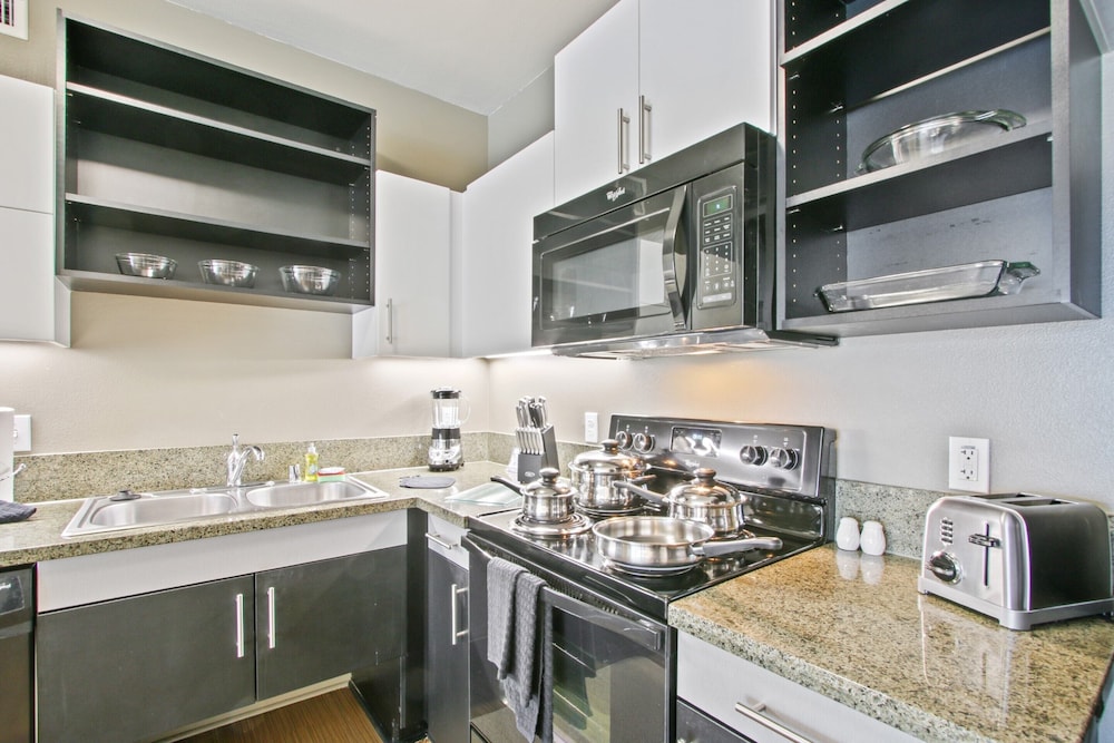 Global Luxury Suites at Marina Del Rey