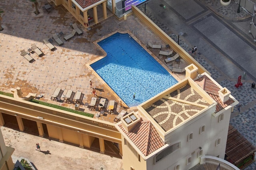 Bombay Backpackers DXB - Adults Only