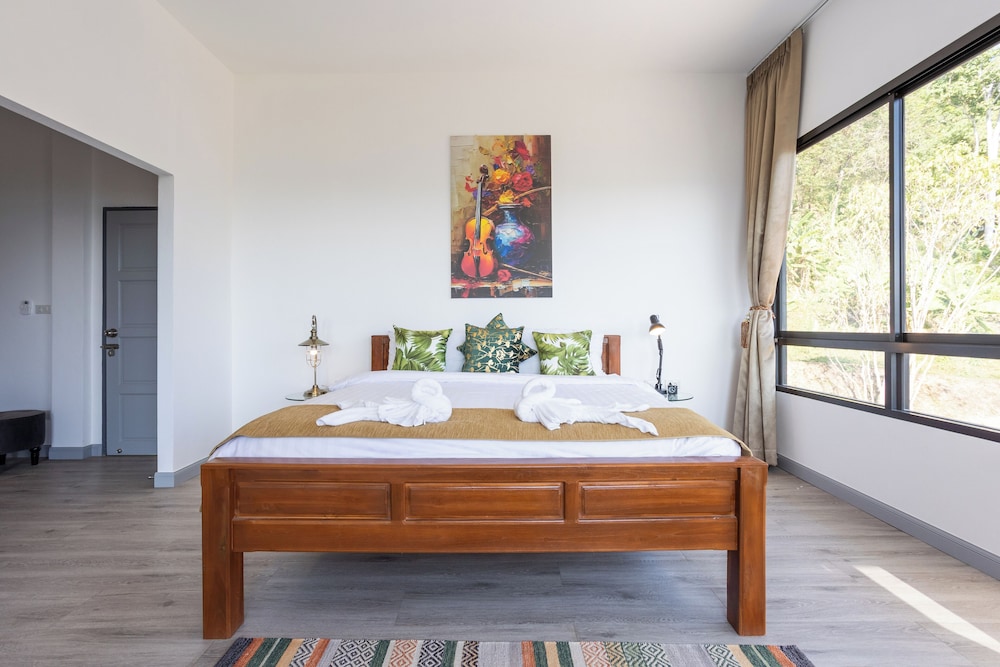 Villa with Jacuzzi &Stunning Seaview V30