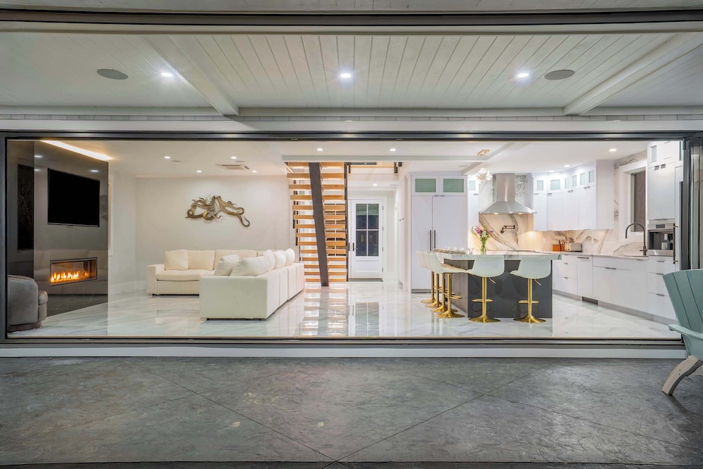 Brand New Home Ocean Views Wolf Appliances