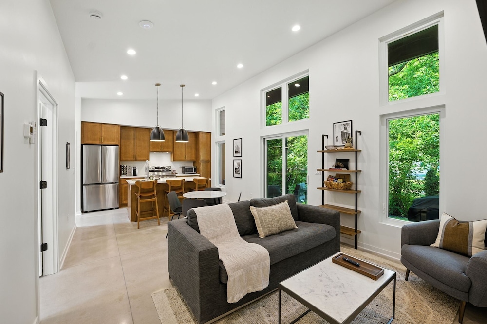 500 House - Unit B 2 Bedroom Townhouse