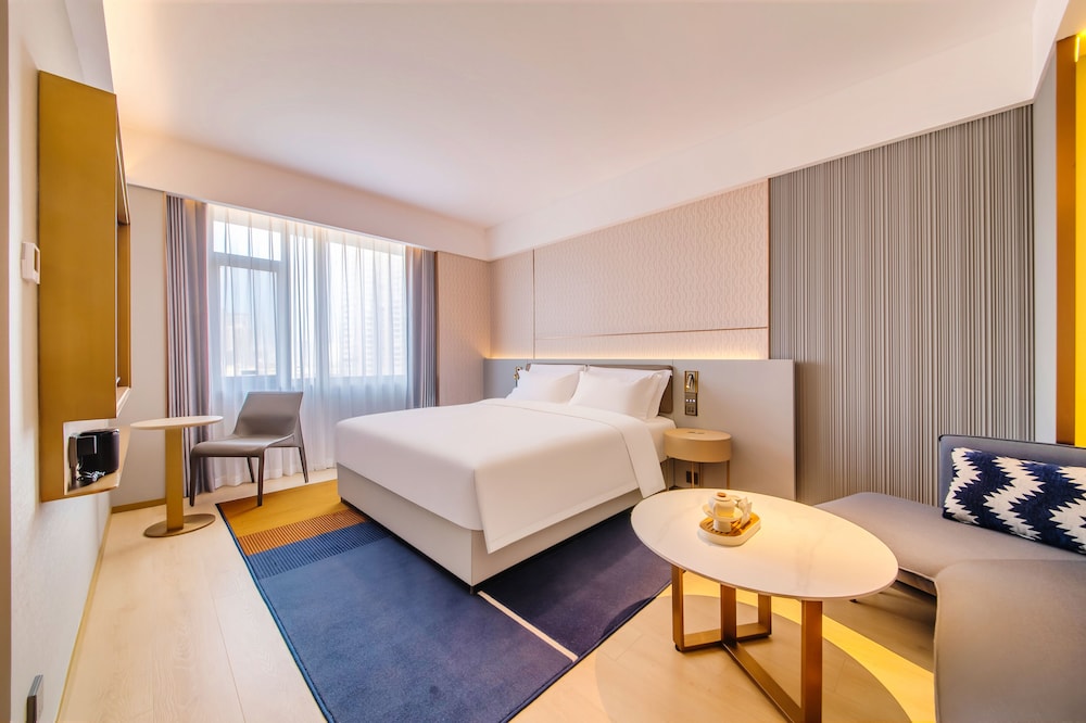 Echarm Plus Hotel