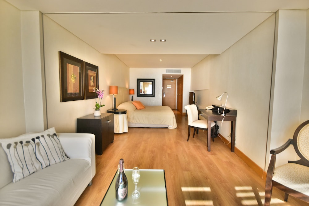 Plaza Resort Hotel