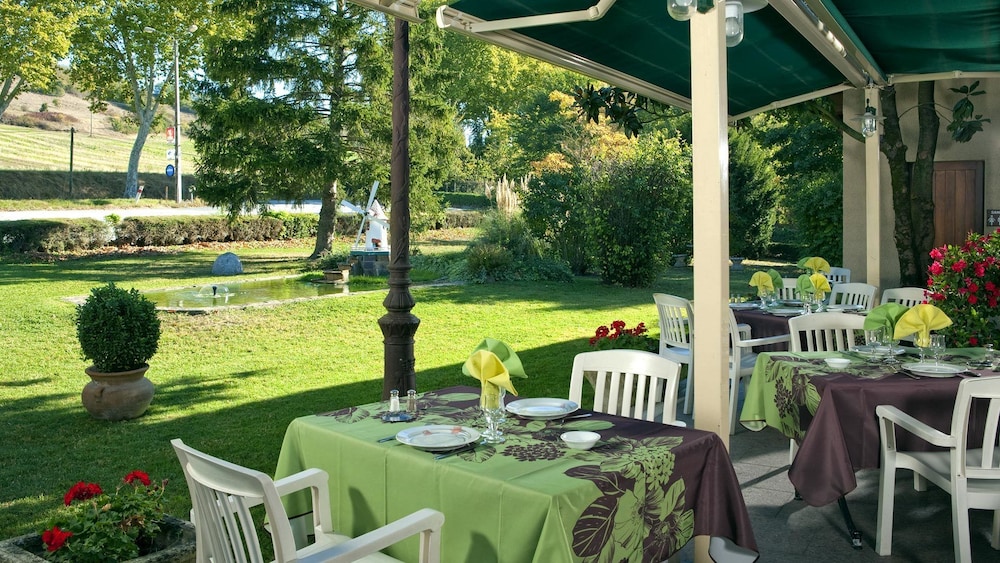 Hotel La Bombardiere - Property Image 2