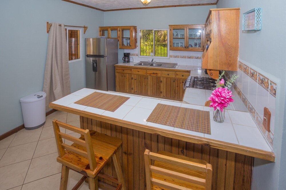 Roatan Ocean View - Ground Floor 2 Bedroom Apts