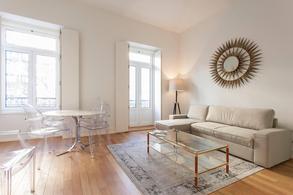 City Center Prestigious Avenue Liberdade & Garage view 5