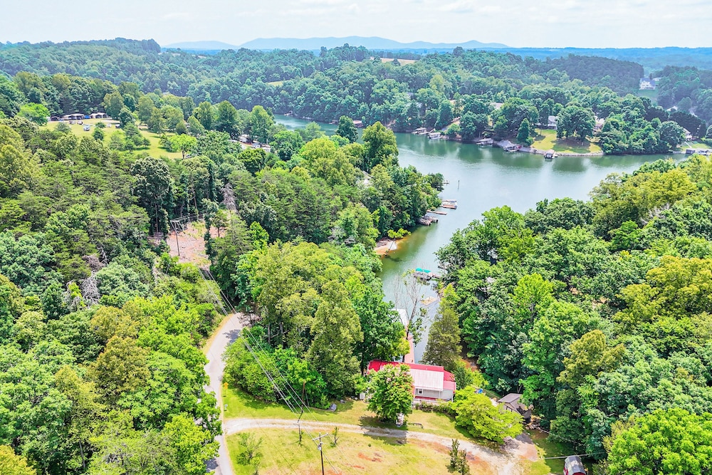 Smith Mountain Lake Cottage w/ Dock + Fire Pit! view 5