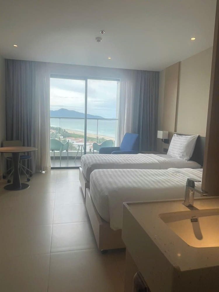 AirPort Cam Ranh Resort