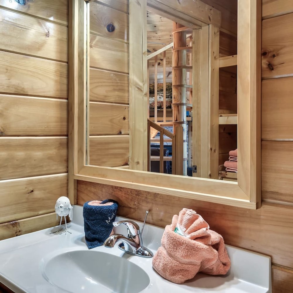 Yurt I Game Room Hot Tub I Sleeps 8 I 2BR 2BA