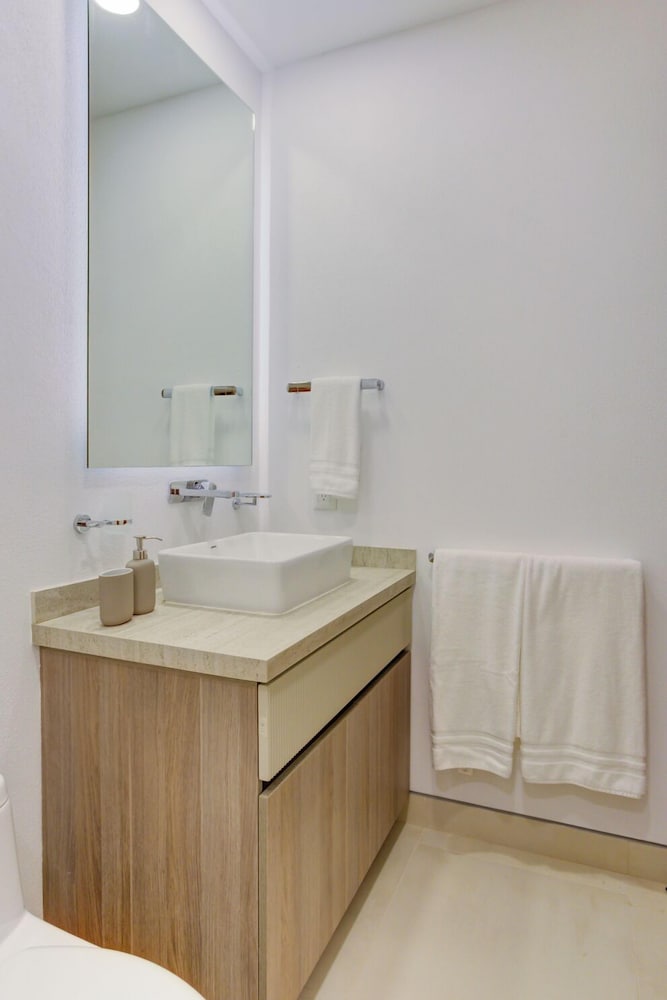 Vista Natura-Luxury Home Near the Beach