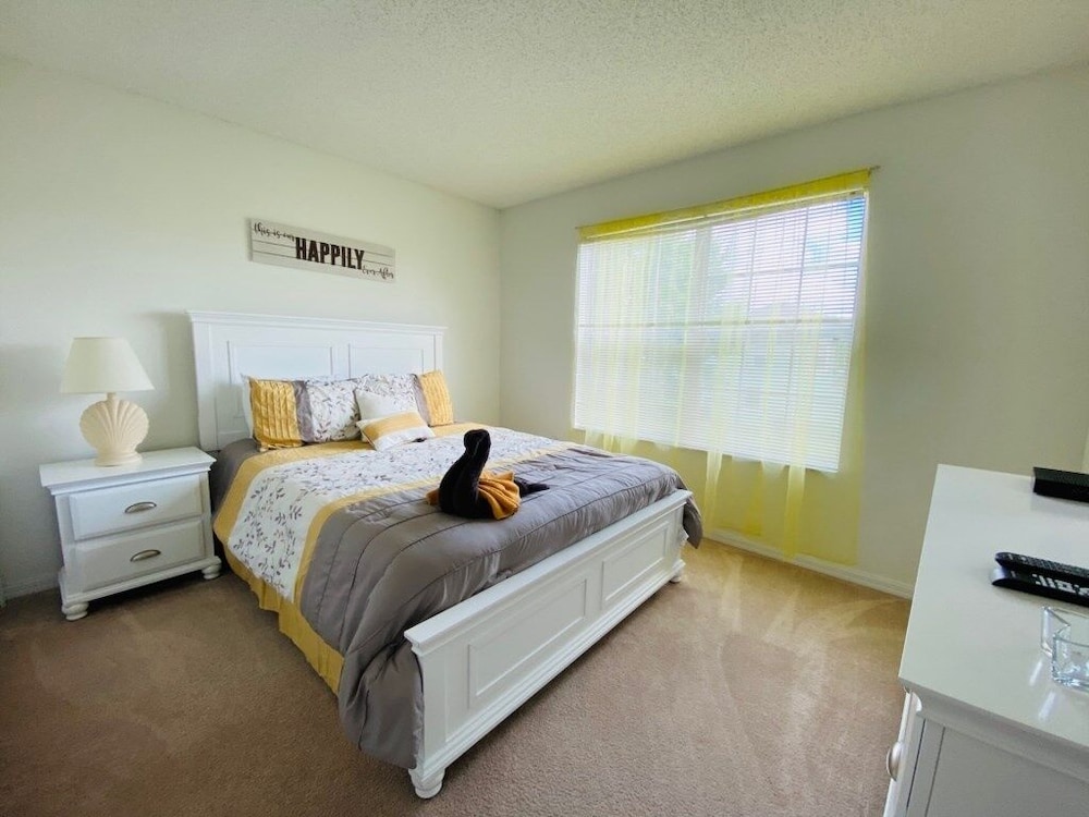 Pool Home/and Hot Tub In Golf Resort! 6 Bedroom Home by Redawning view 2