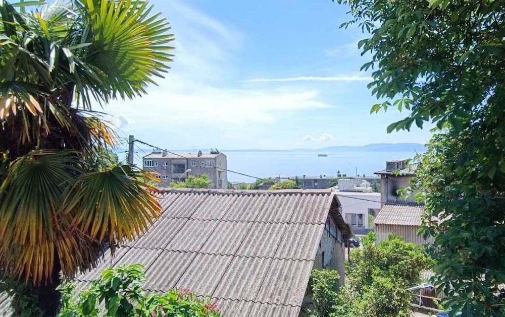 Luxury apartment Ivone with balcony