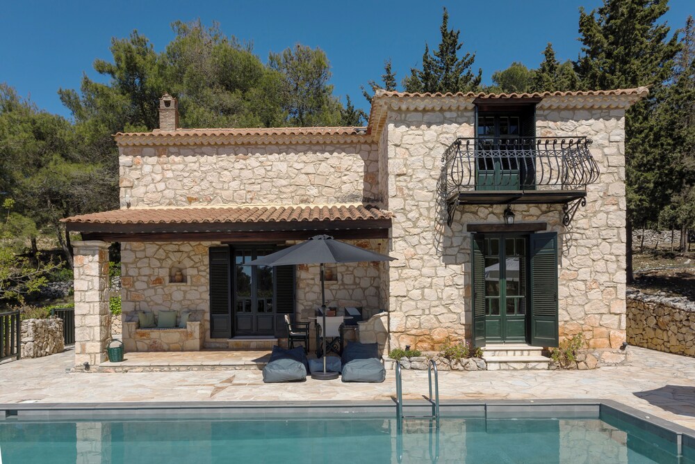 ARESTI MOUNTAIN RESORT view 3