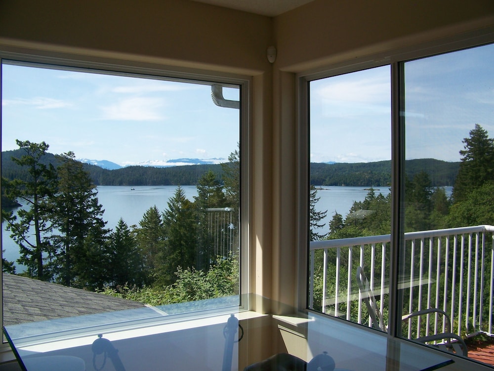 Moonlit Cove B&B