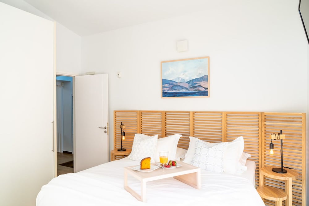 Lefkon Villa With Pool by the Sea - N Peloponnese