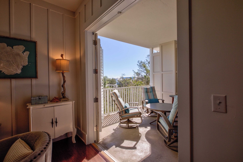 Hello 30a! by Avantstay Private Beach Access, Pool & Fitness Center