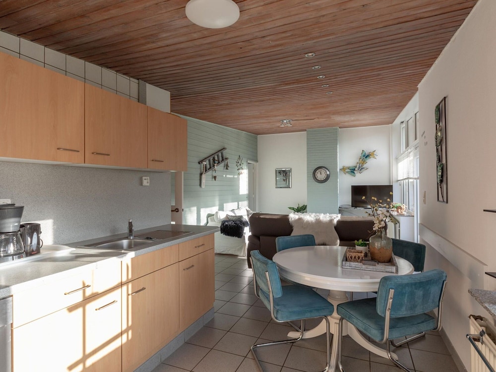 Cozy Bungalow With Patio