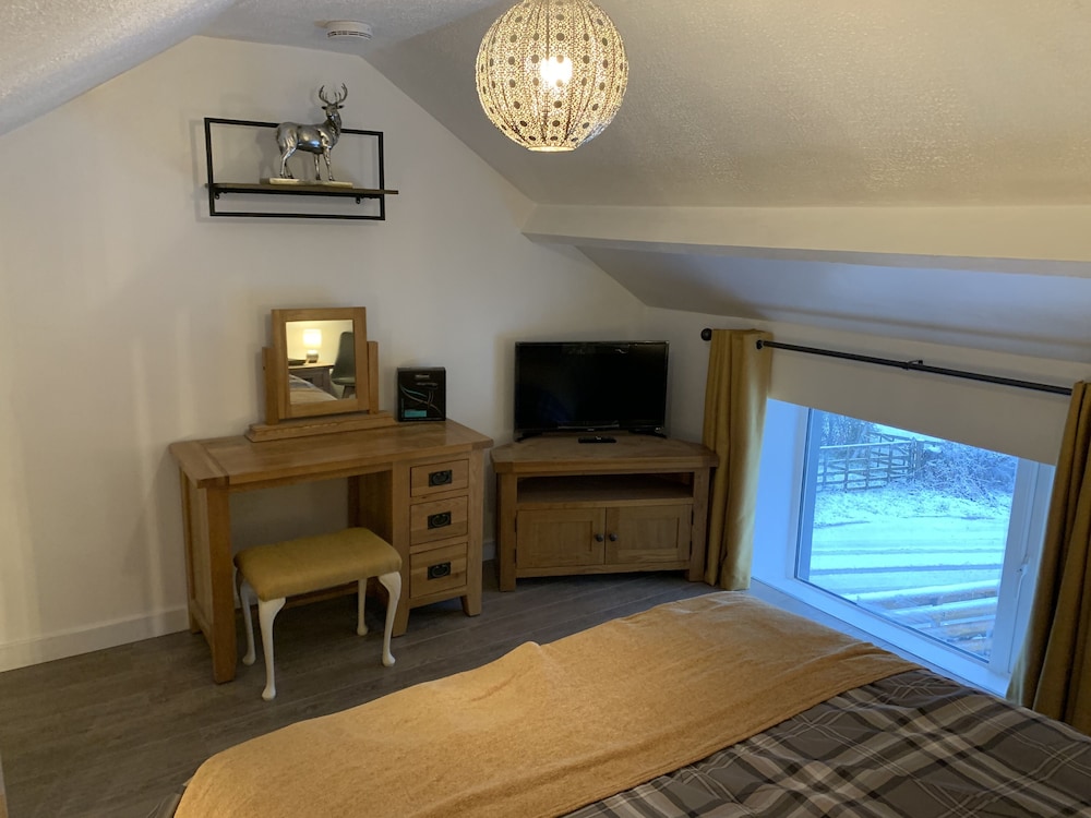 Delightful One Bed Lake District Cottage view 4