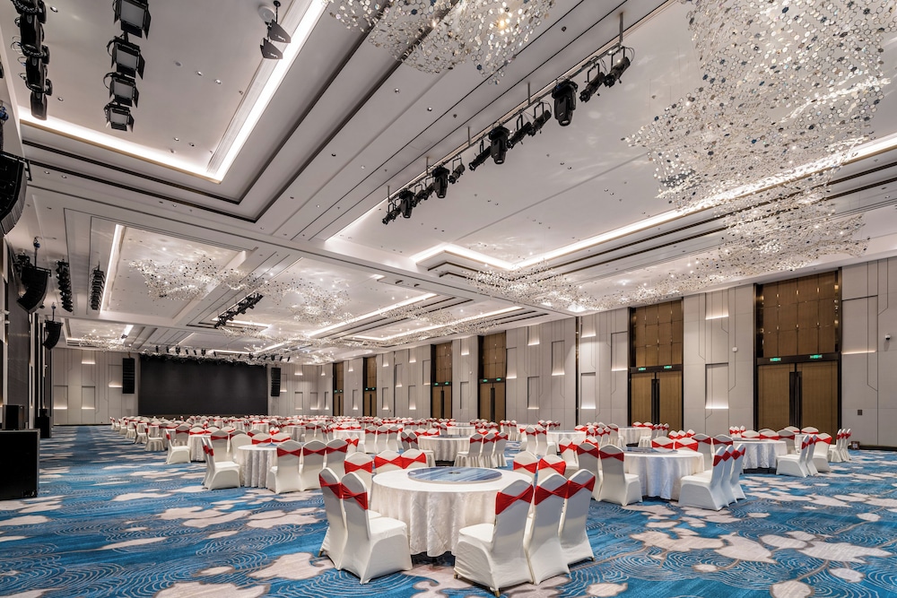 Grand Honor Hotel