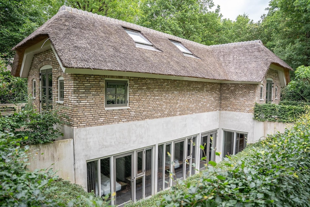 Farmhouse in Veluwe Near Speulderbos Forest