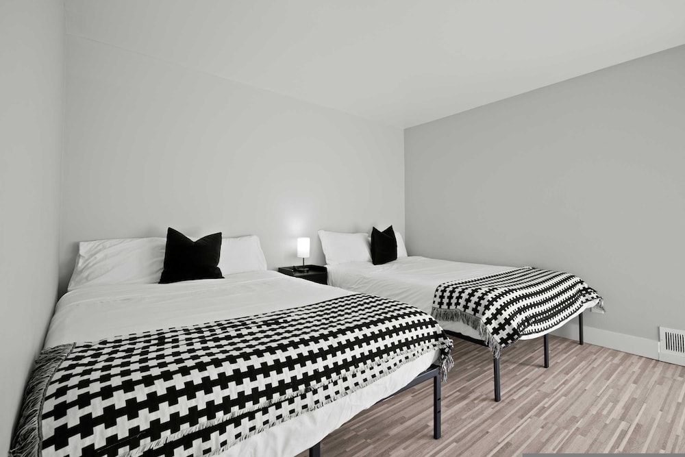 A Unique 2BR 2BA Stay