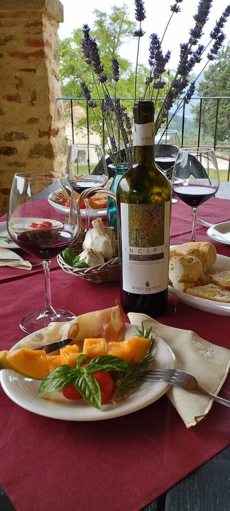 Agriturismo Borgo Macereto view 2