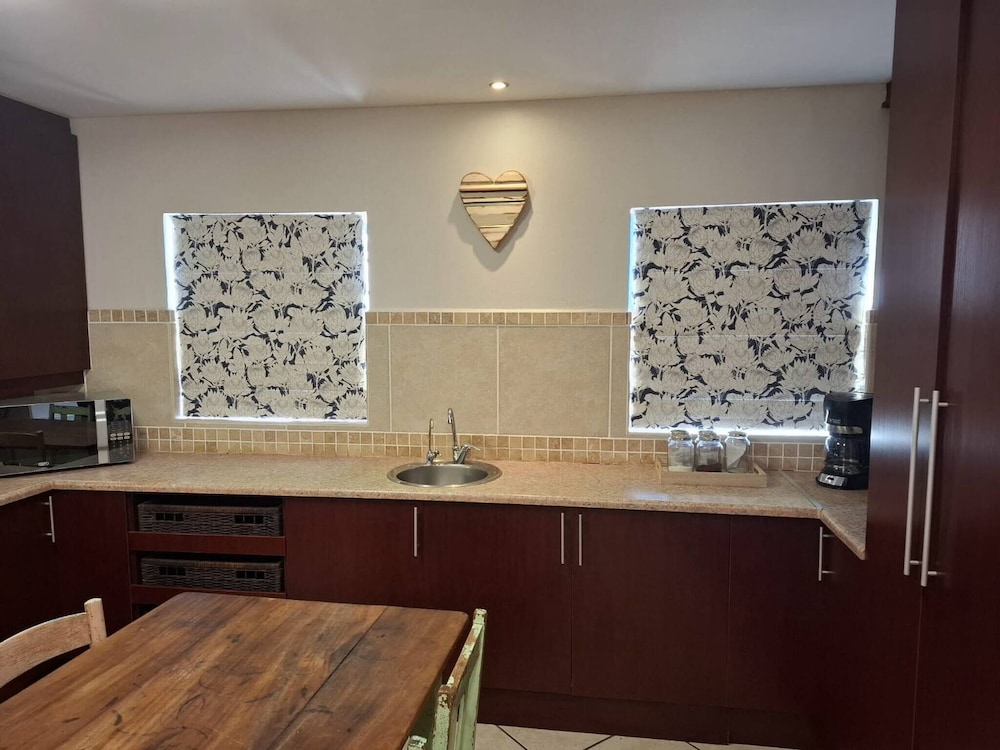 Oosiesrus - Charming Langebaan Villa With Garden View
