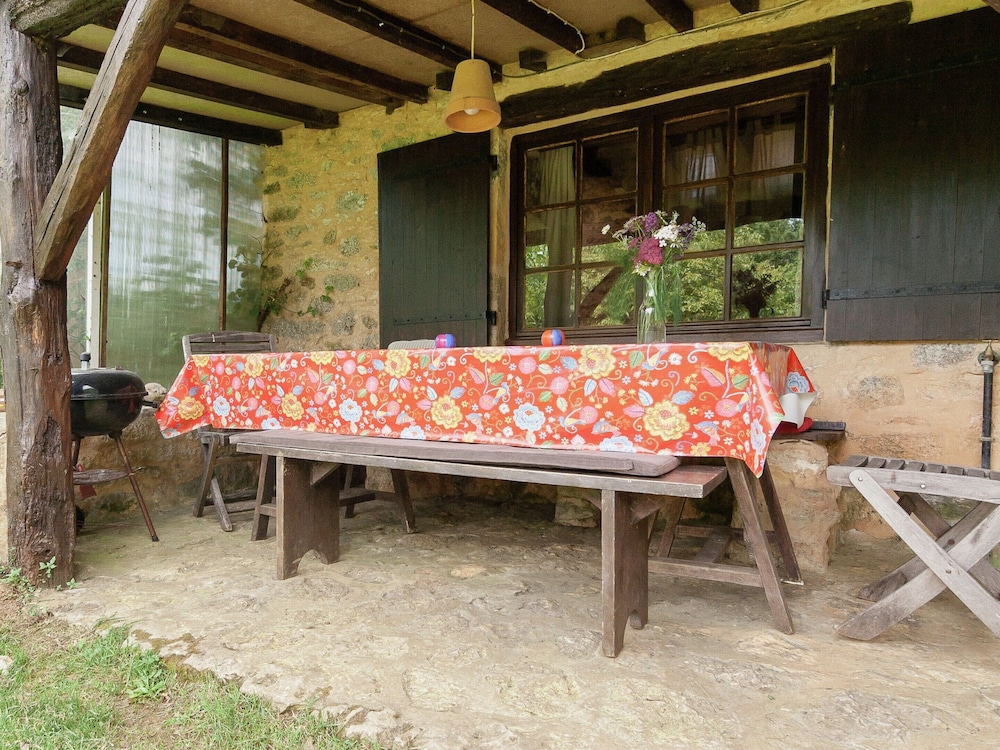 Estate in Dordogne Near Sites