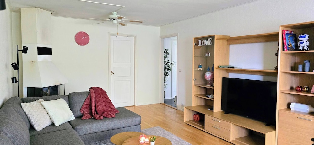 3BR Home Near Lake Vänern Covered Deck & BBQ