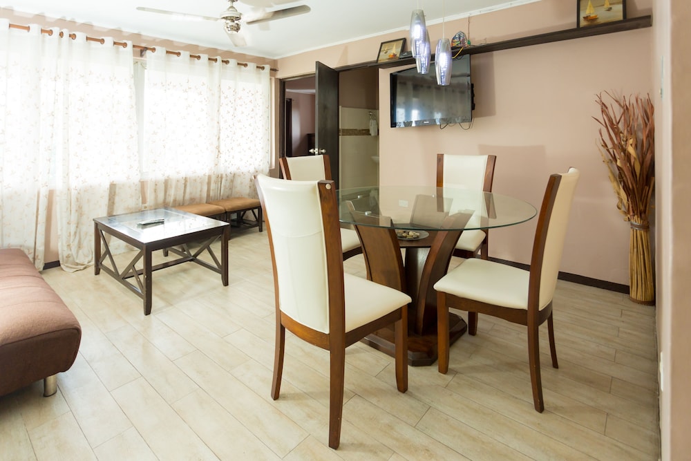 Hotel New Kingston CA Guest Apartment VI - Image 1