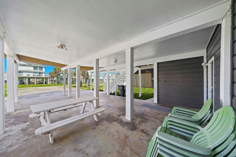 Coastal Cottage by Ryson Vacation Rentals