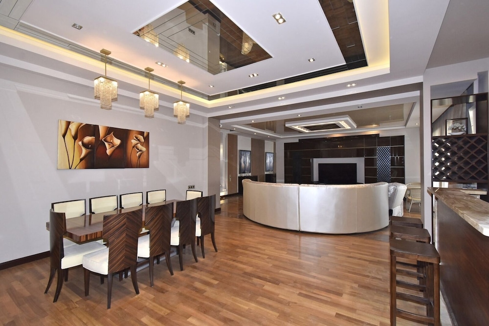 North Ave. Apartments by Luxe Group HH55