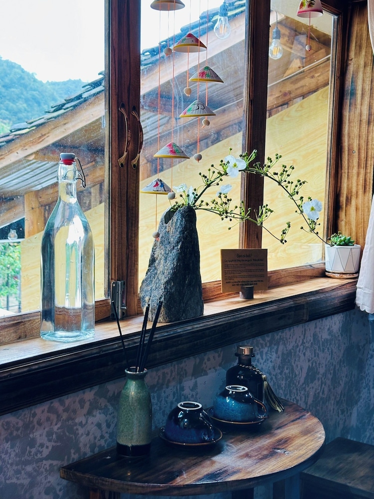 Khói Homestay and Restaurant