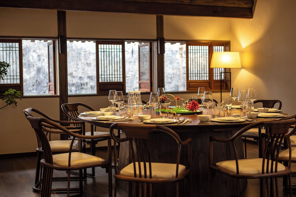 Bajiazhan Yulin Yuchi Homestay