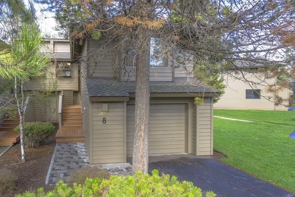 Fairway Village 8 3 Bedroom Condo