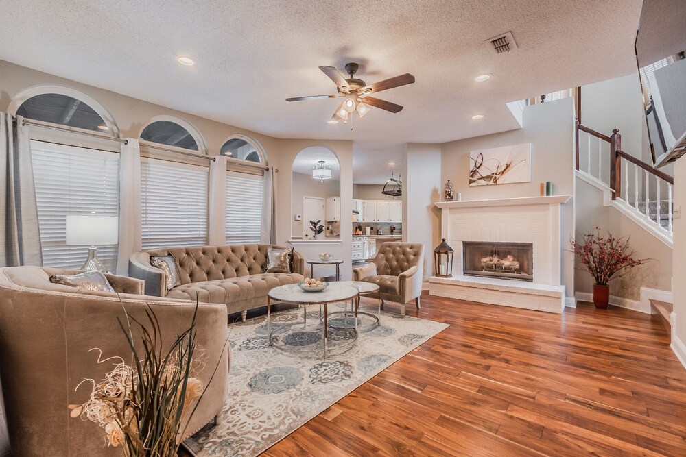 Discount Included! Stunning, Modern, Spacious Getaway Fits Any Group, 2 Game Rooms, Hot Tub 5 Bedroom Home by Redawning - Property Image 13