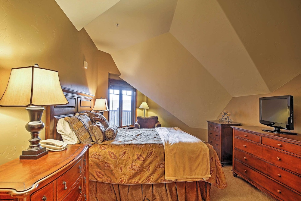 Ski-in/ski-out Breckenridge Resort Condo at Peak 7 view 4