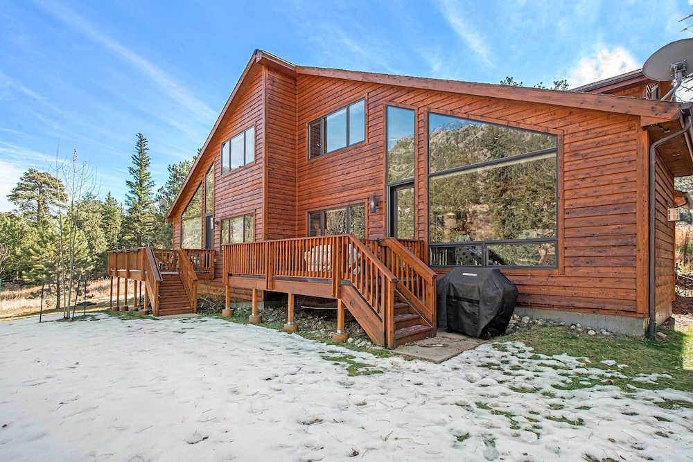 Fall River Retreat - Monthly Long-term Vacation Rental 3 Bedroom Townhouse by RedAwning