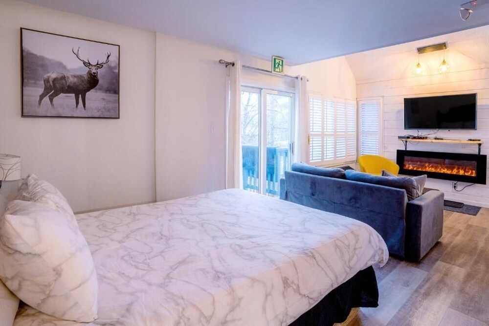 Loft with a View of Blue