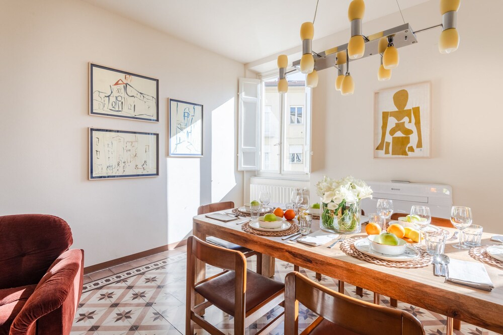 Casa Dante in Lucca With 3 Bedrooms and 2 Bathrooms