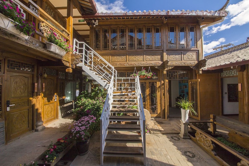 Hua Zhu Fansu Yunju Homestay