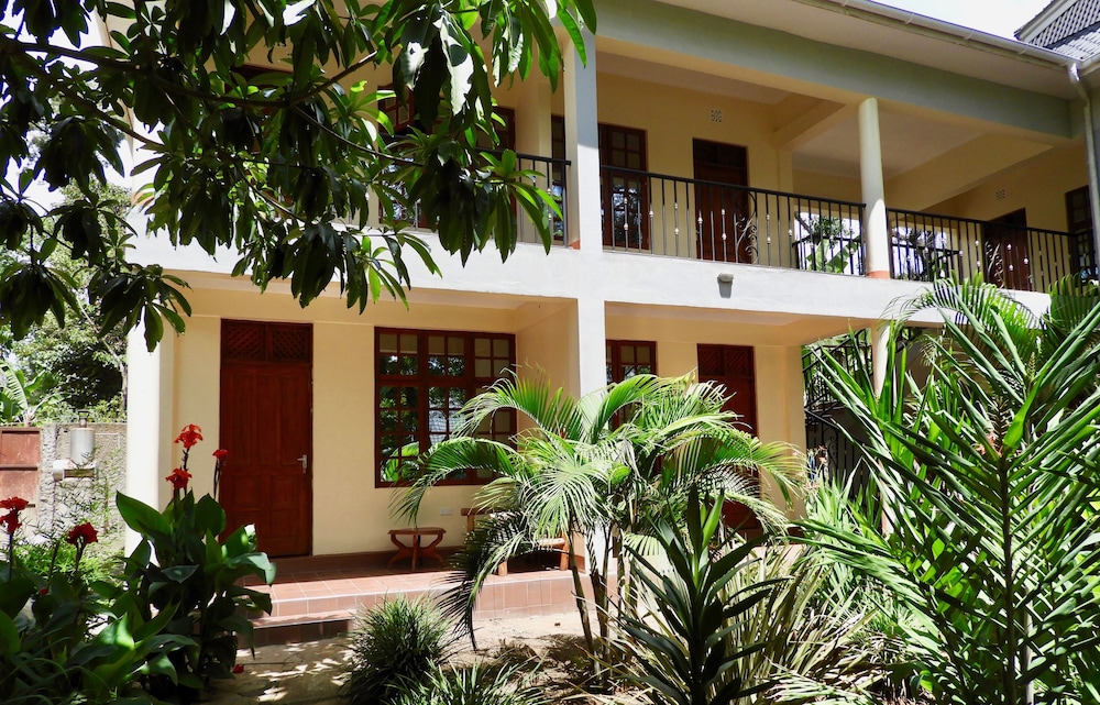 The Vijiji Center Lodge and Safari