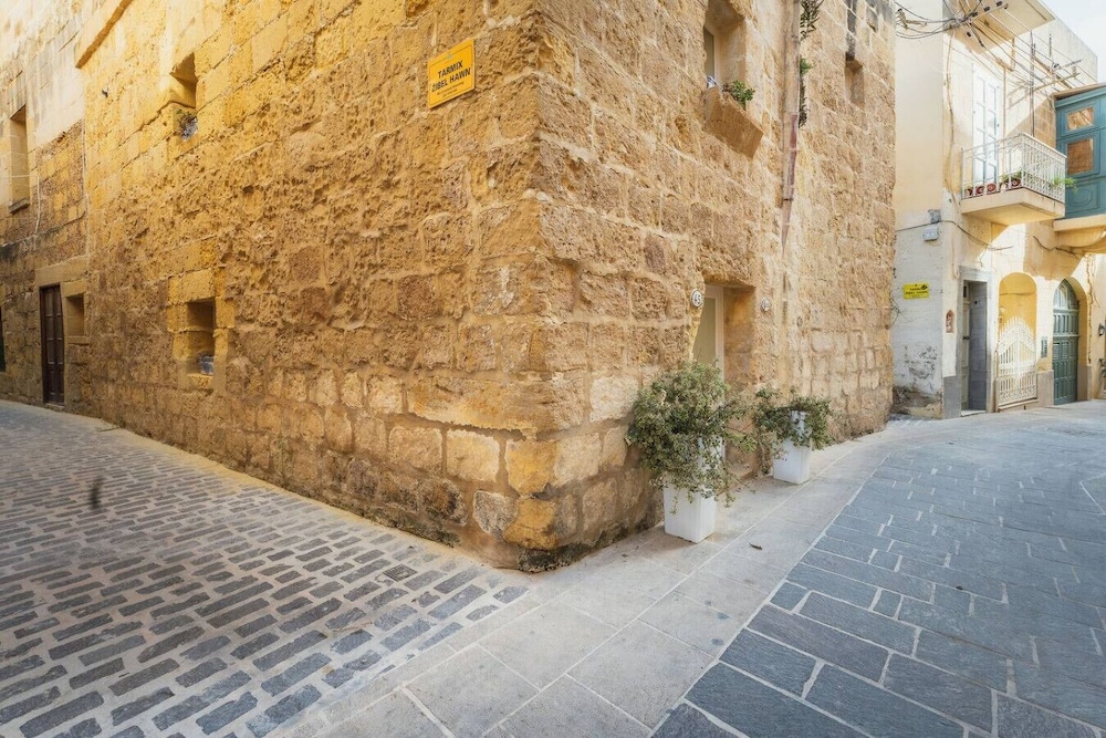 Traditional 500 Year old Gozitan Townhouse