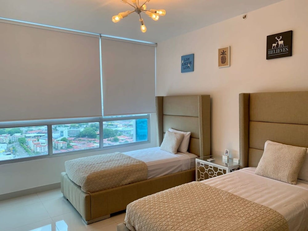 East Tower - Spacious 3 Bed Apt in Costa del Este