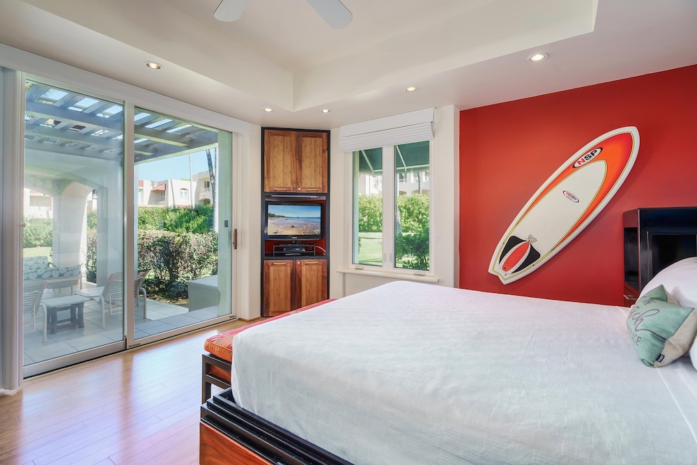 Tropical Paradise in Luxurious 1br, 2ba Ground Floor Unit, Garden View, Palms 801