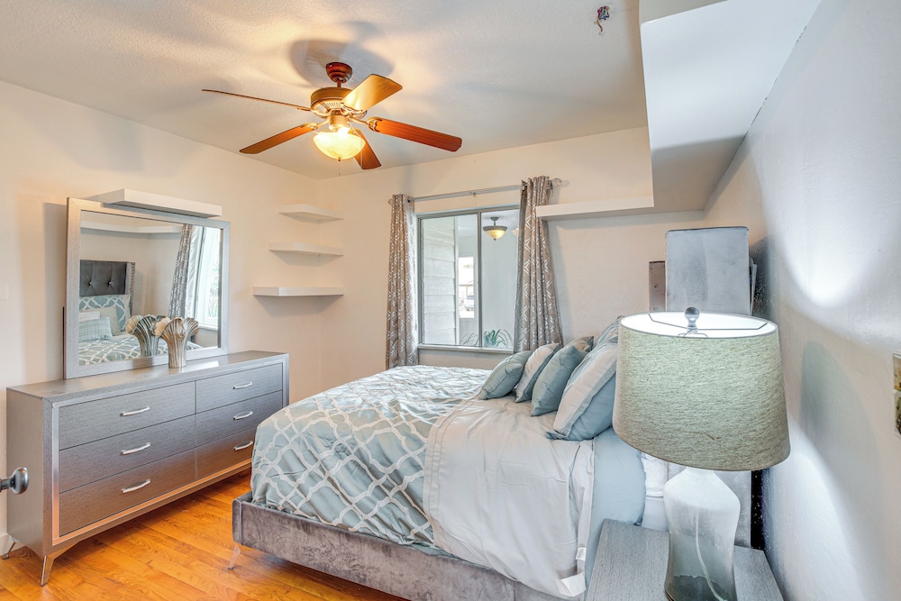 13 Mi to Downtown El Paso: Home w/ Game Room & Bar