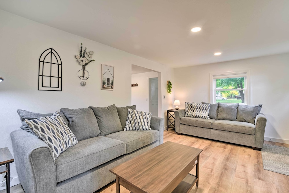 Mount Pleasant Vacations - Central Mount Pleasant Retreat w/ Patio  Grill! - Property Image 1